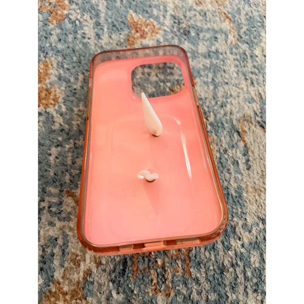 Loopy Cases Blushing Boos iPhone 14 Pro Righty